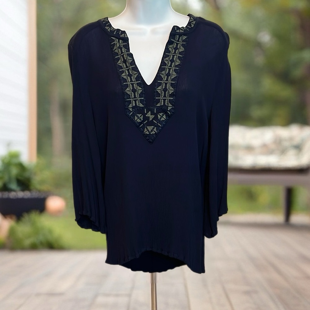 CM Callie Mac Women’s Size Small Blue Relaxed Embellished 3/4 Sleeve Blouse - Picture 1 of 9
